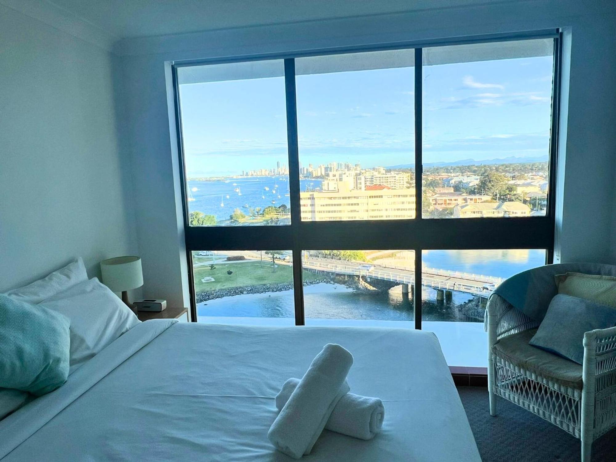Broadwater Shores Waterfront Apartments Гоулд Коуст Екстериор снимка