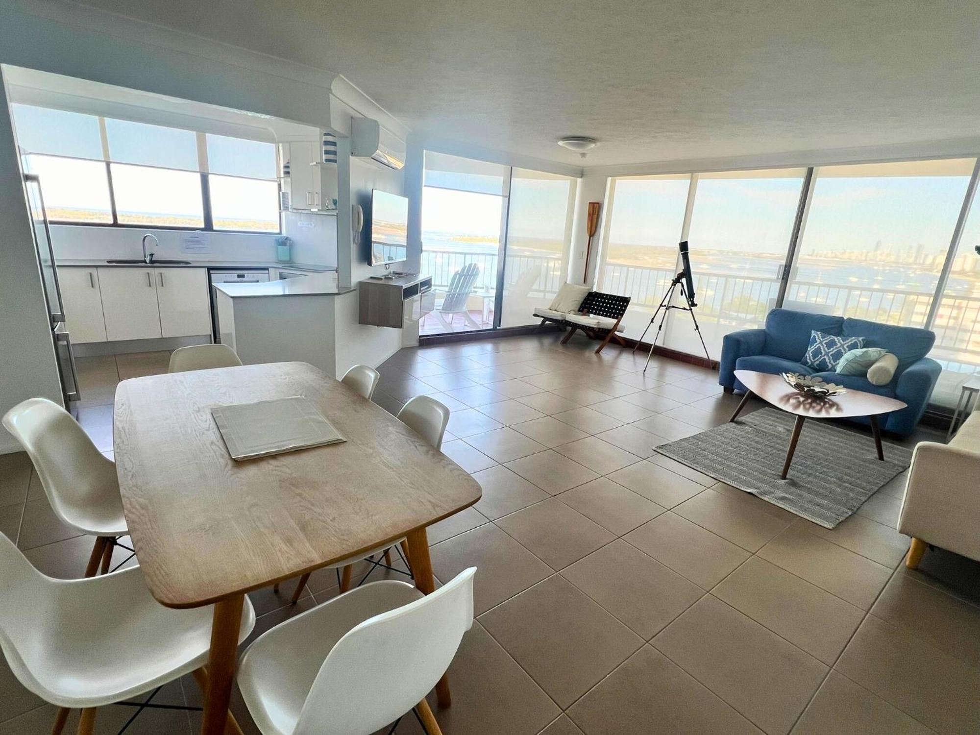 Broadwater Shores Waterfront Apartments Гоулд Коуст Екстериор снимка