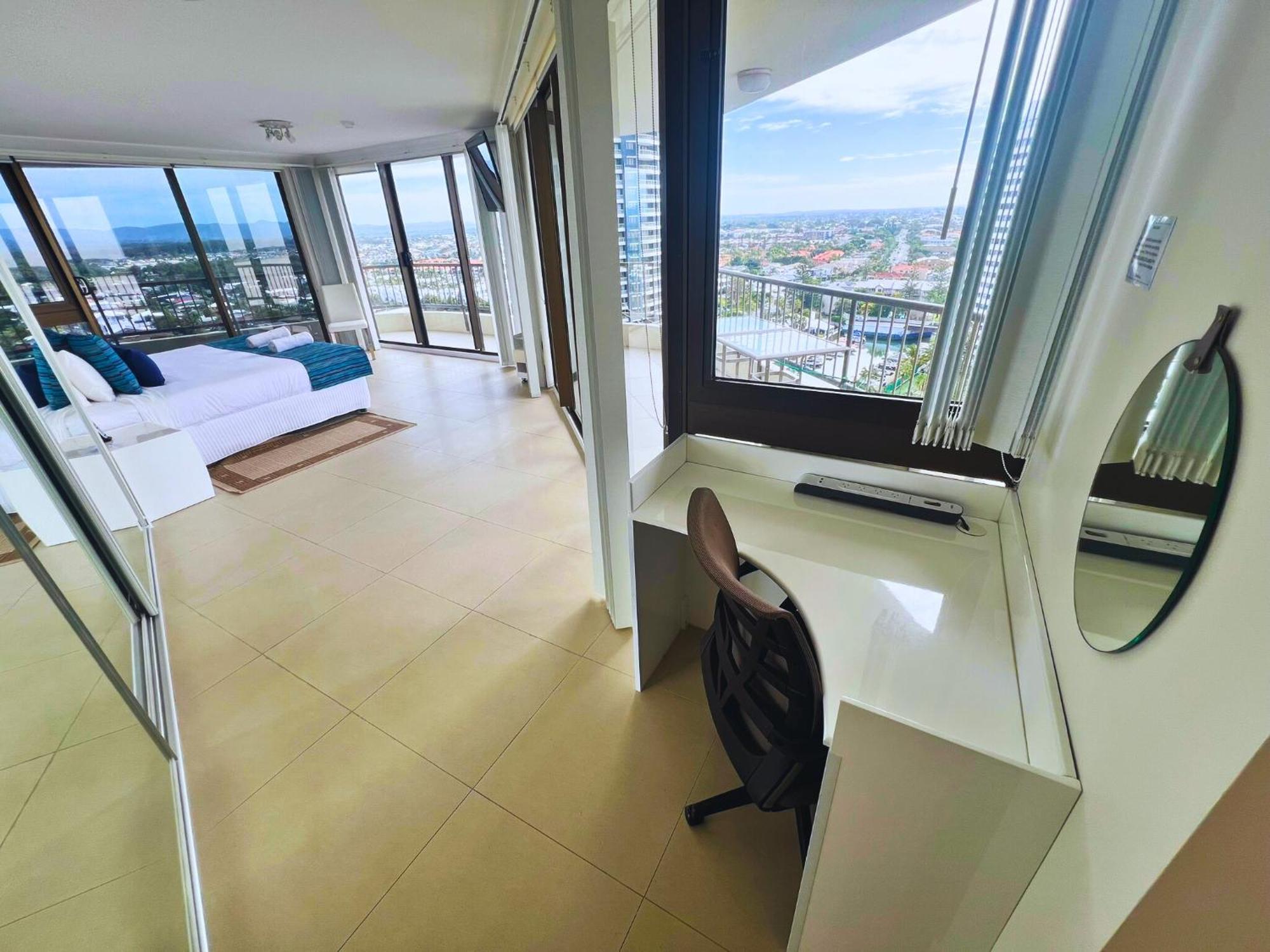 Broadwater Shores Waterfront Apartments Гоулд Коуст Екстериор снимка