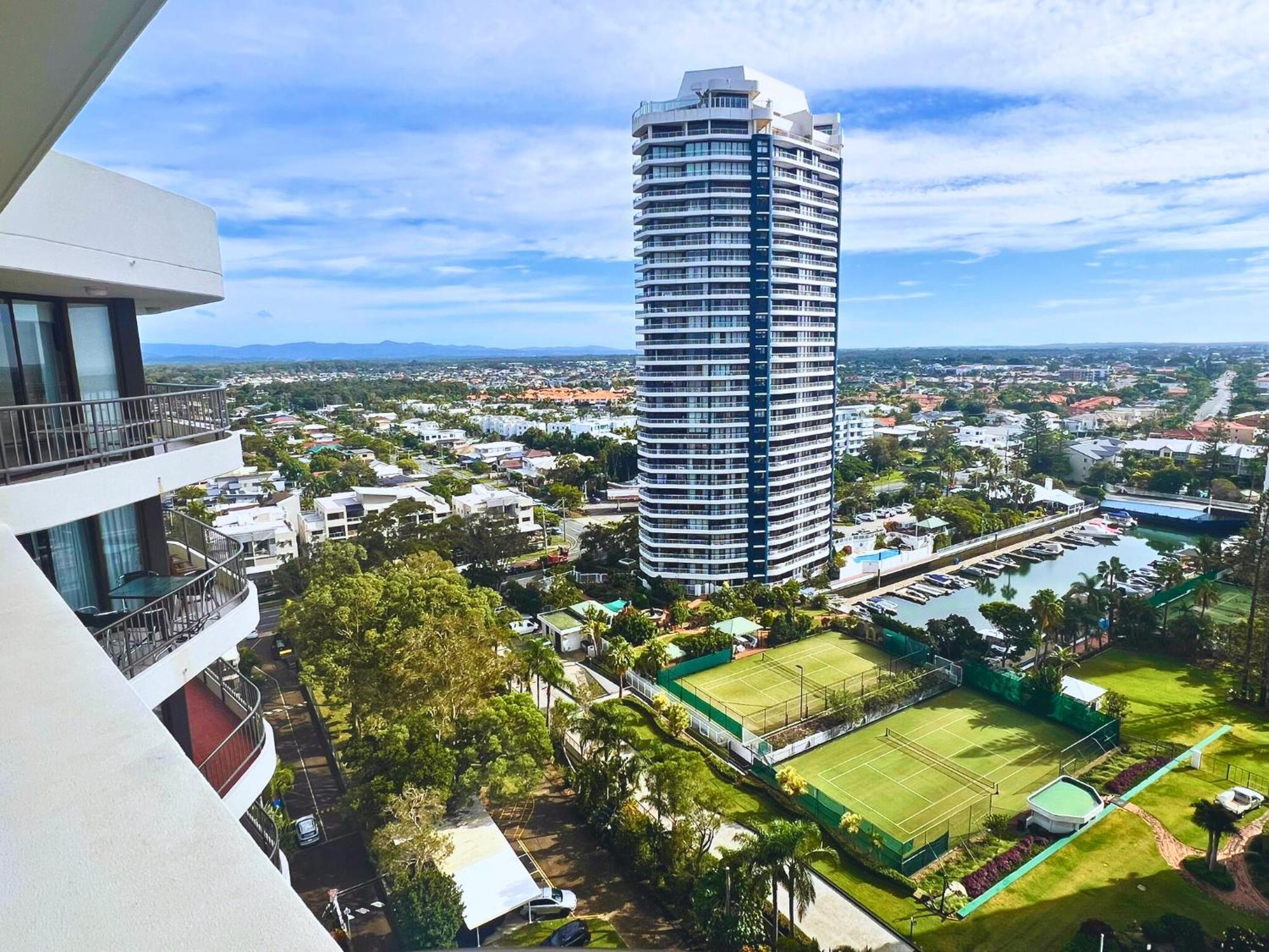 Broadwater Shores Waterfront Apartments Гоулд Коуст Екстериор снимка
