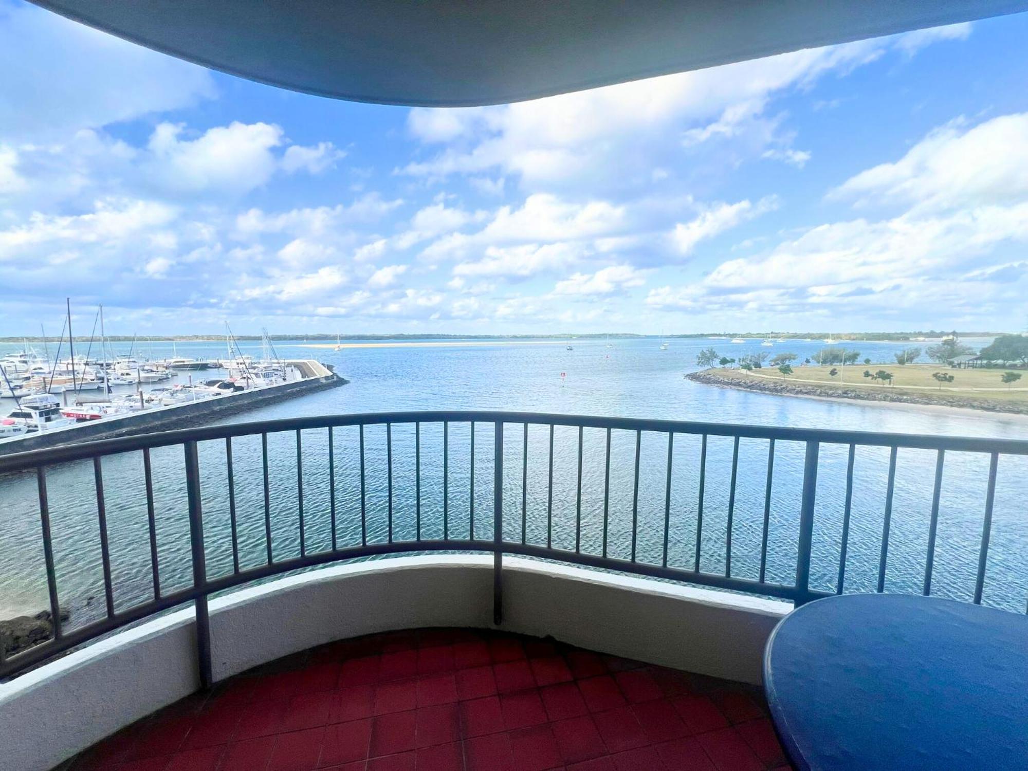 Broadwater Shores Waterfront Apartments Гоулд Коуст Екстериор снимка