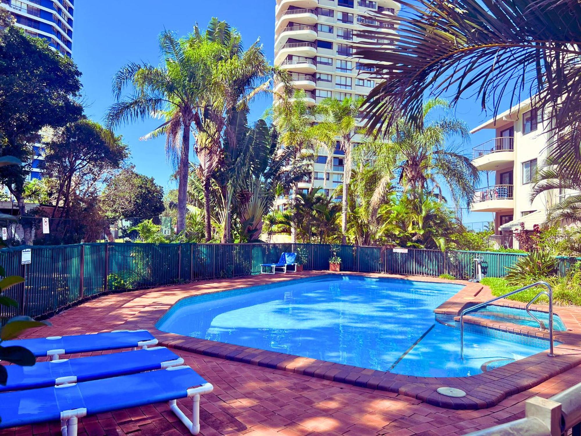 Broadwater Shores Waterfront Apartments Гоулд Коуст Екстериор снимка