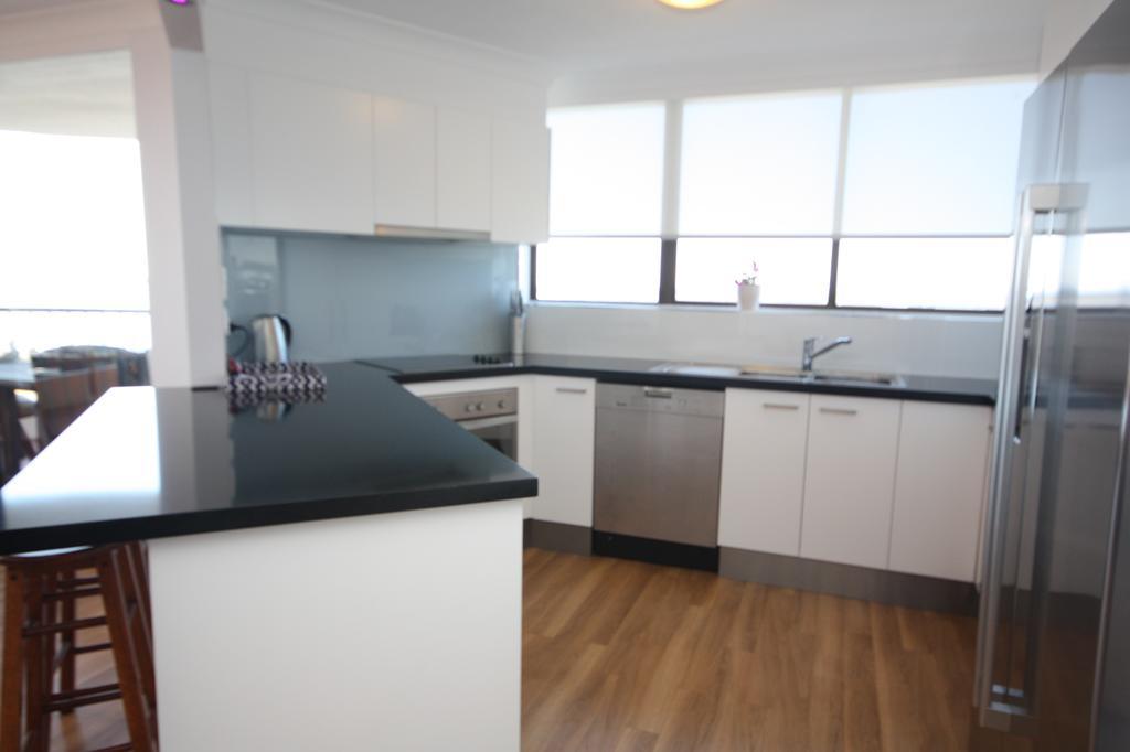 Broadwater Shores Waterfront Apartments Гоулд Коуст Екстериор снимка
