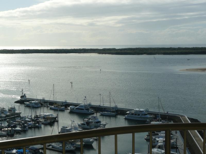 Broadwater Shores Waterfront Apartments Гоулд Коуст Екстериор снимка