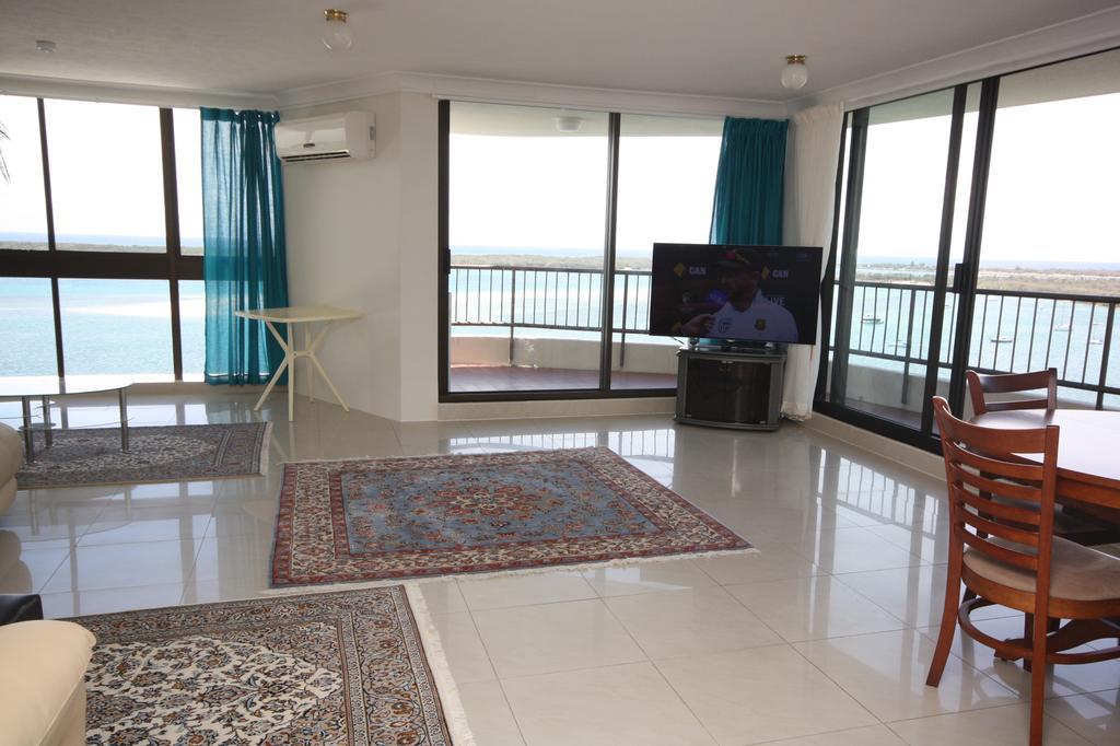 Broadwater Shores Waterfront Apartments Гоулд Коуст Екстериор снимка