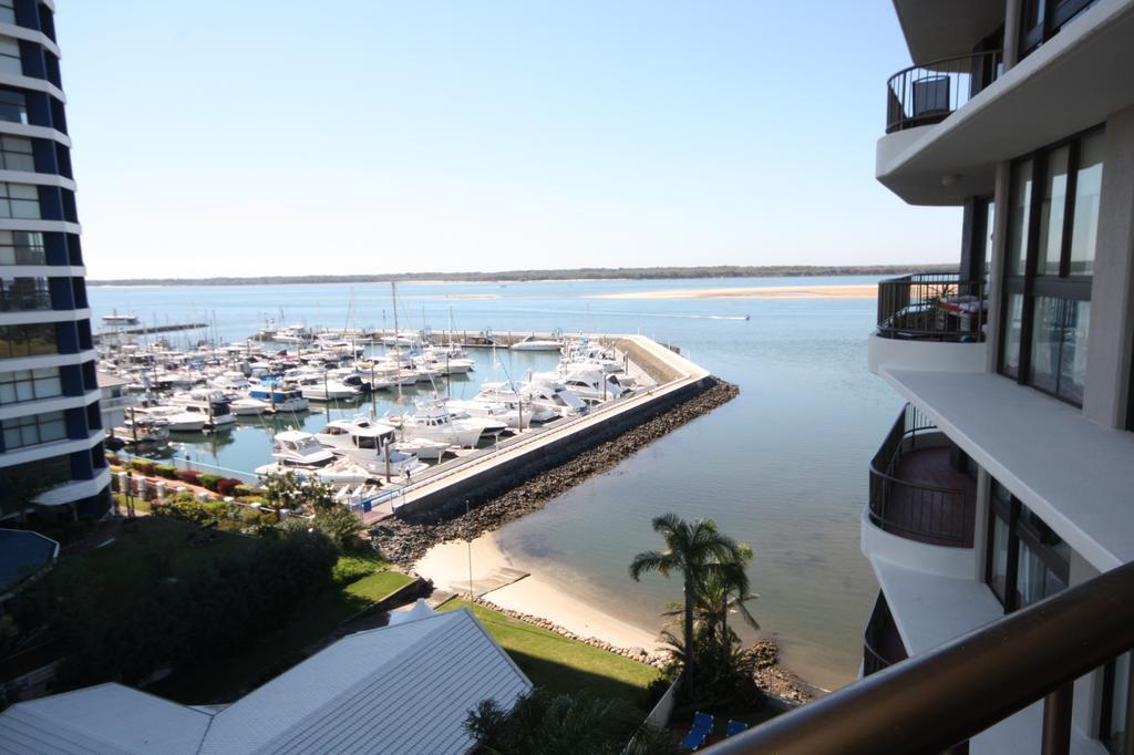 Broadwater Shores Waterfront Apartments Гоулд Коуст Екстериор снимка