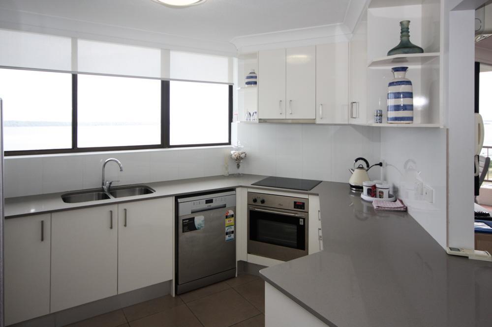 Broadwater Shores Waterfront Apartments Гоулд Коуст Екстериор снимка